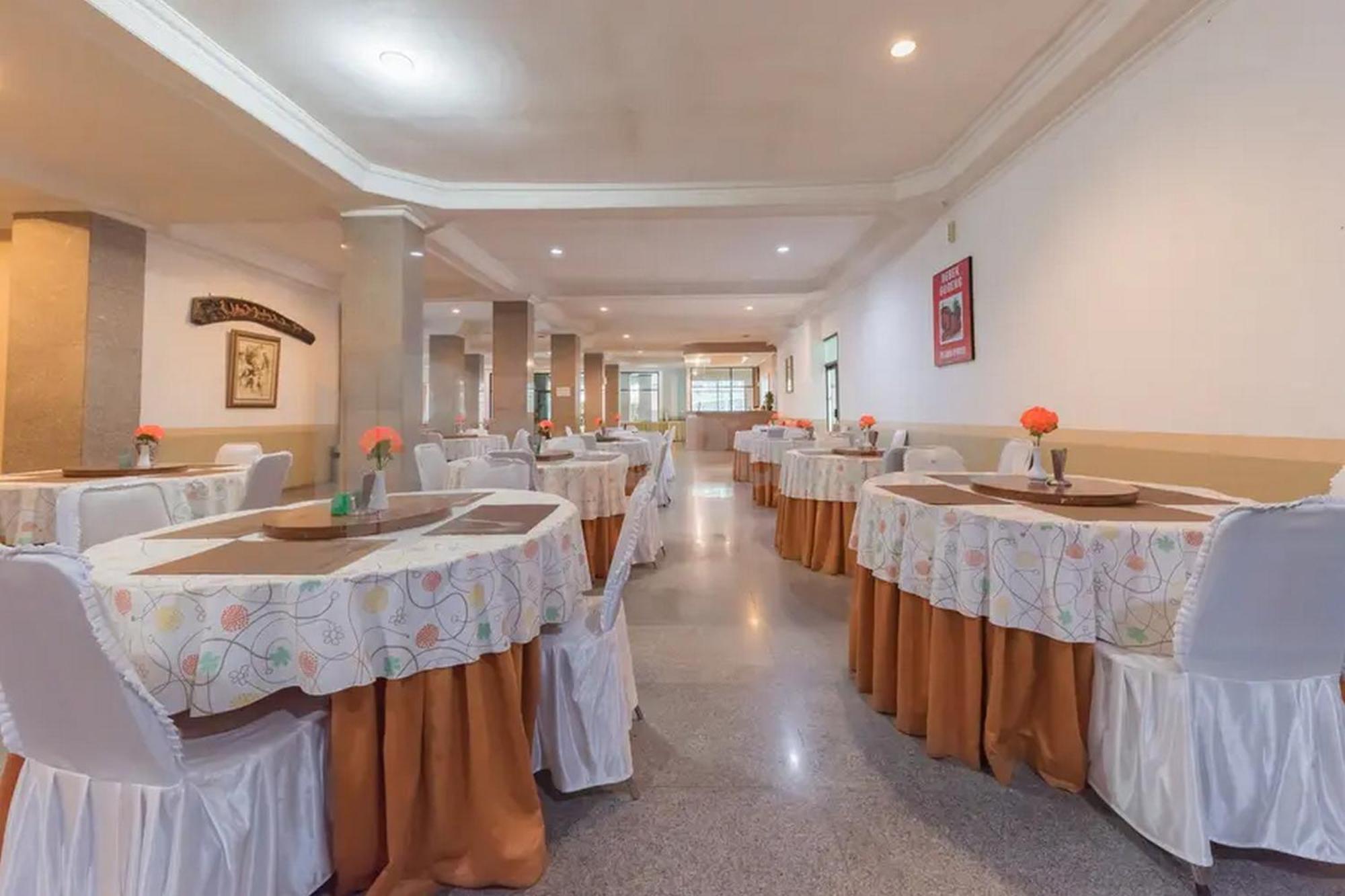 Hotel Ayong Linggarjati Kuningan Mitra Reddoorz Exterior foto