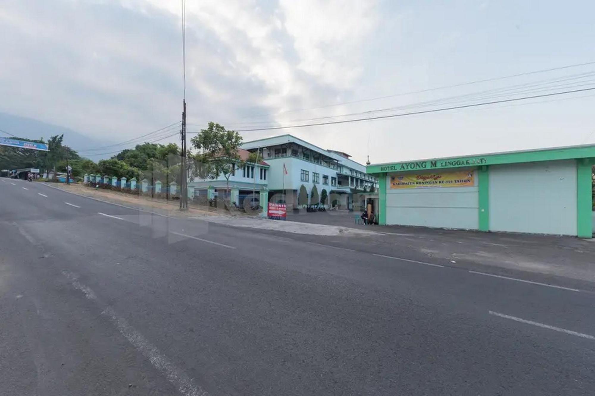 Hotel Ayong Linggarjati Kuningan Mitra Reddoorz Exterior foto