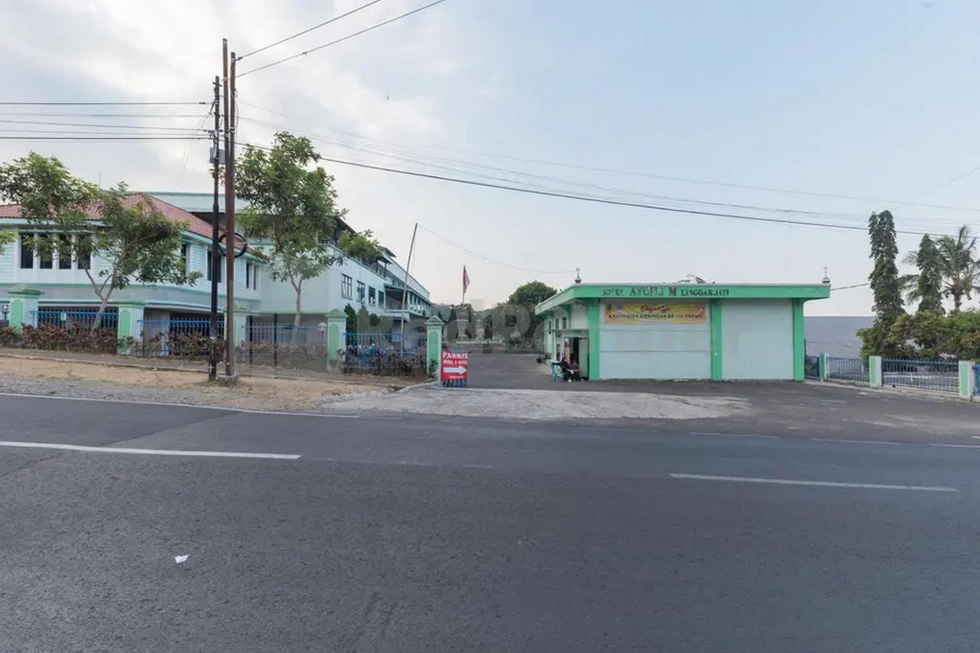 Hotel Ayong Linggarjati Kuningan Mitra Reddoorz Exterior foto
